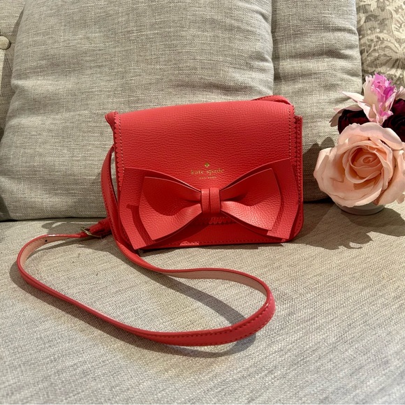 Kate Spade ♠️ Pink Vanderbilt Place Hanni Bow Crossbody bag - Picture 1 of 16